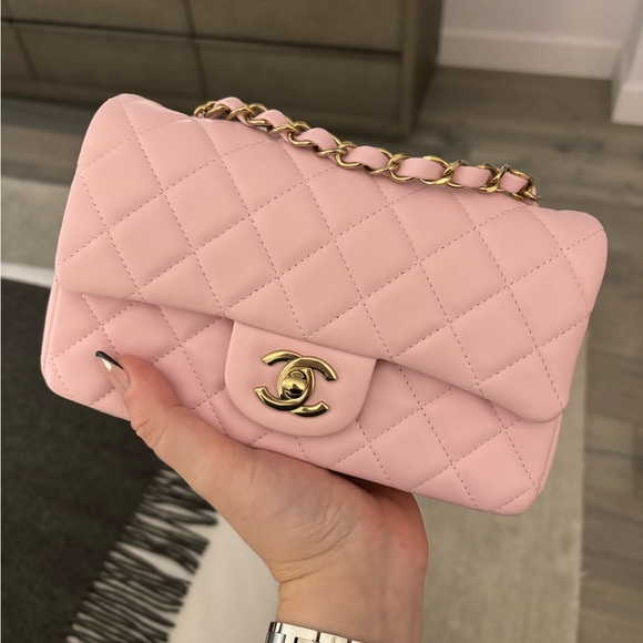 CHANEL π€ 24S Light Pink Lambskin Mini Classic Flap Bag - Picture 4 of 16